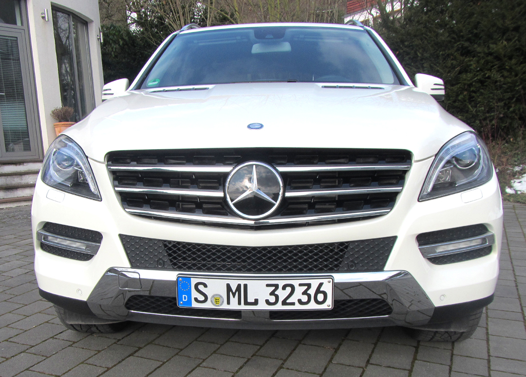Mercedes ML 350 Bluetec 4Matic: Blick auf die Frontpartie.