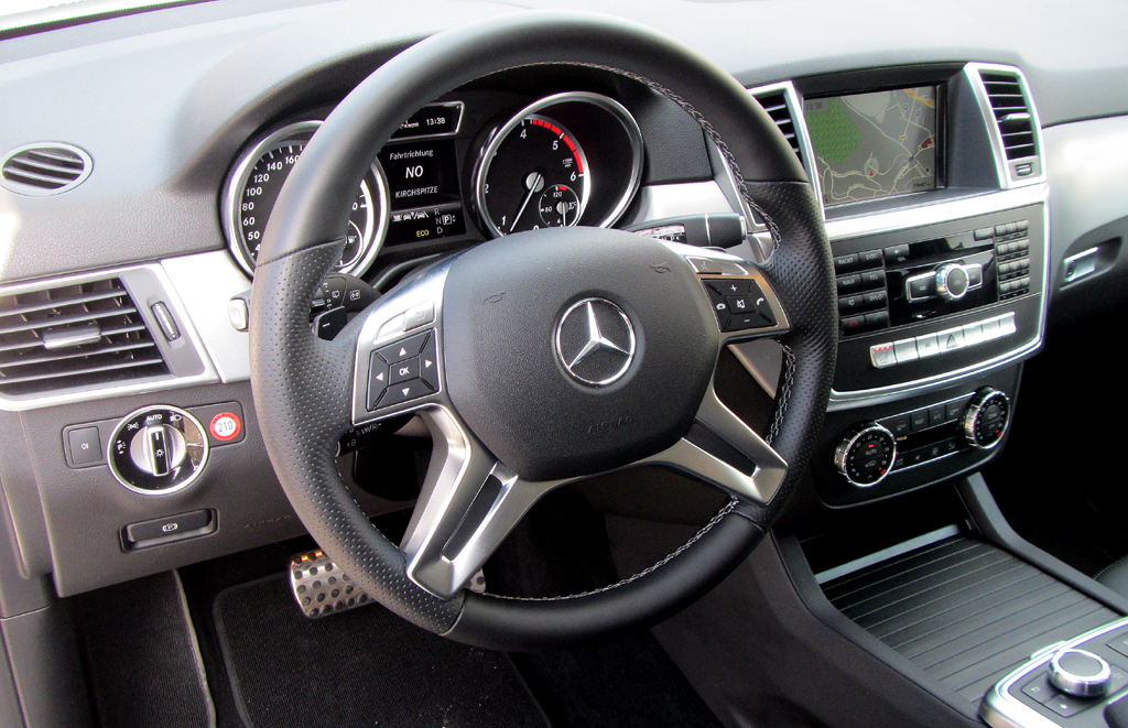Mercedes ML 350 Bluetec 4Matic: Blick ins Cockpit.