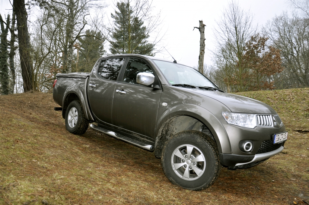 Mitsubishi L200: Hoch oben auf dem Bock