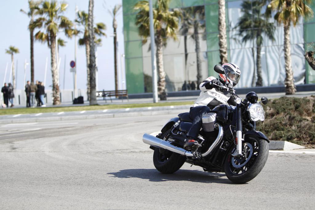 Moto Guzzi California 1400 Custom: Italienischer Luxus