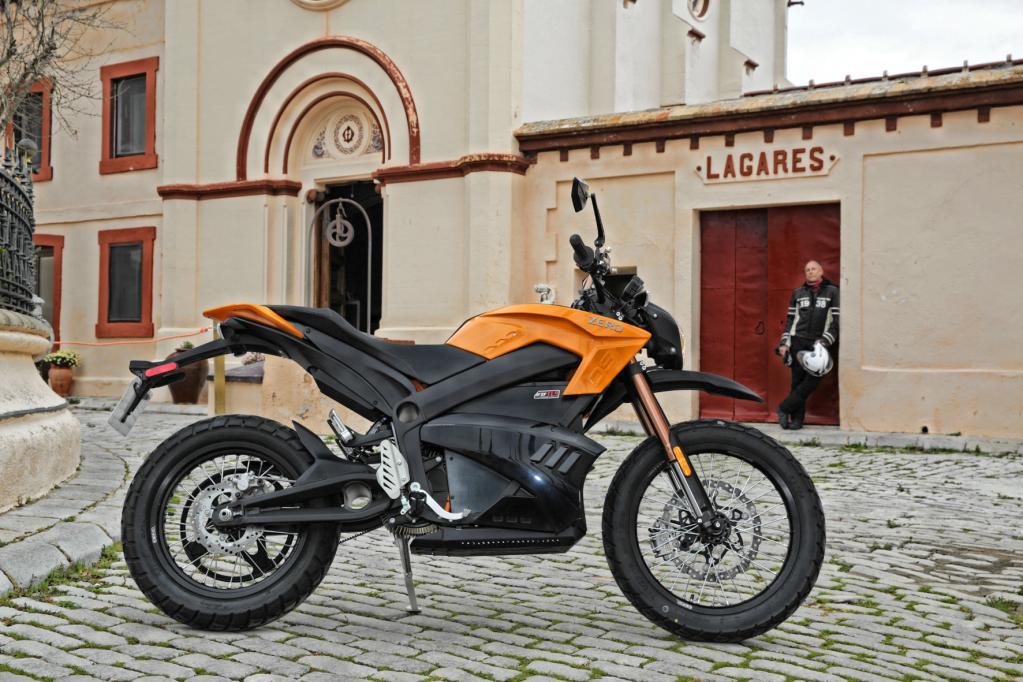 Motorrad: Zero DS - Leisetreter auf Geländesohlen