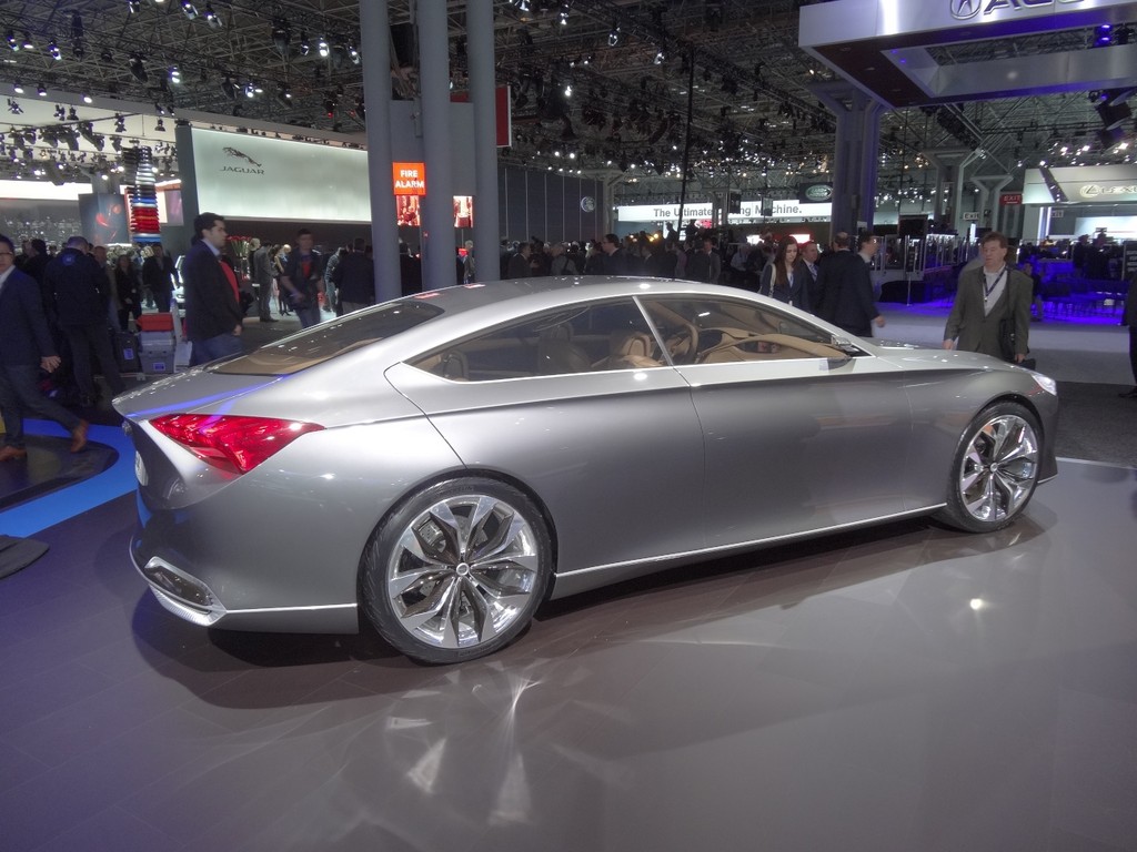 New York 2013: Hyundai HCD-14 Genesis
