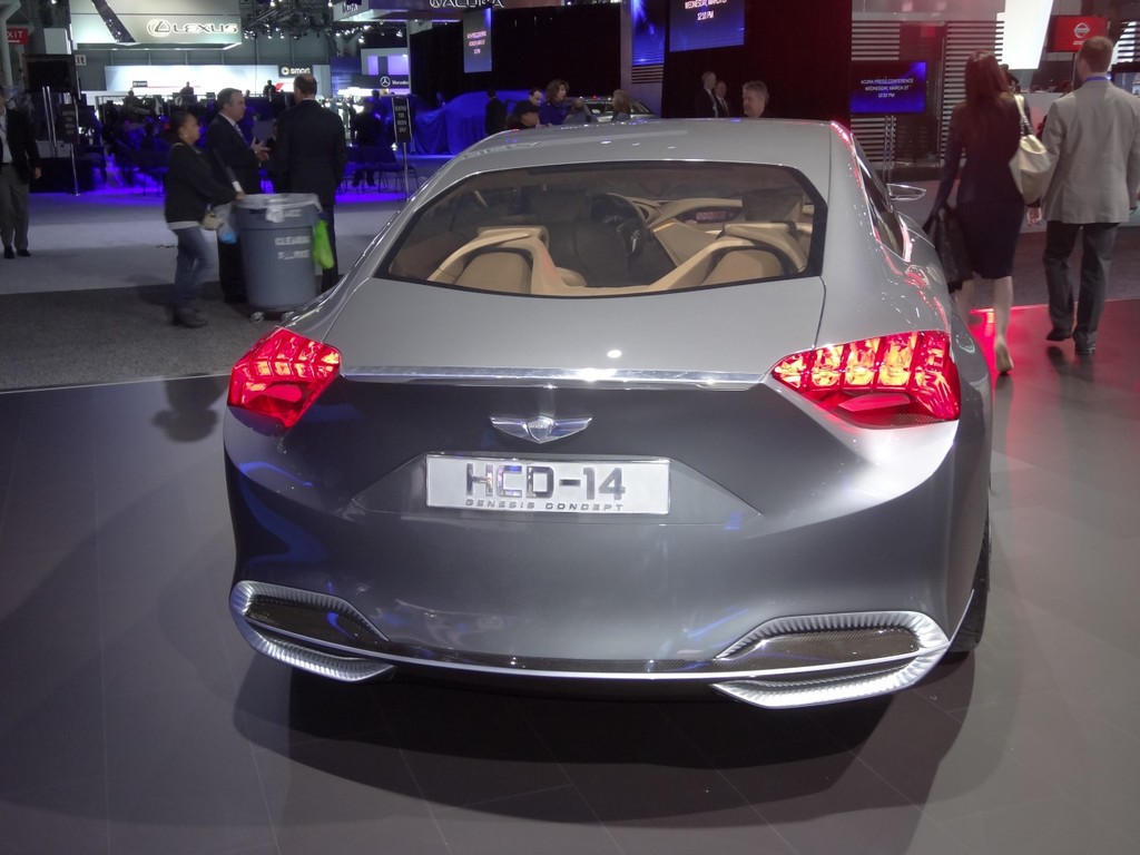 New York 2013: Hyundai HCD-14 Genesis