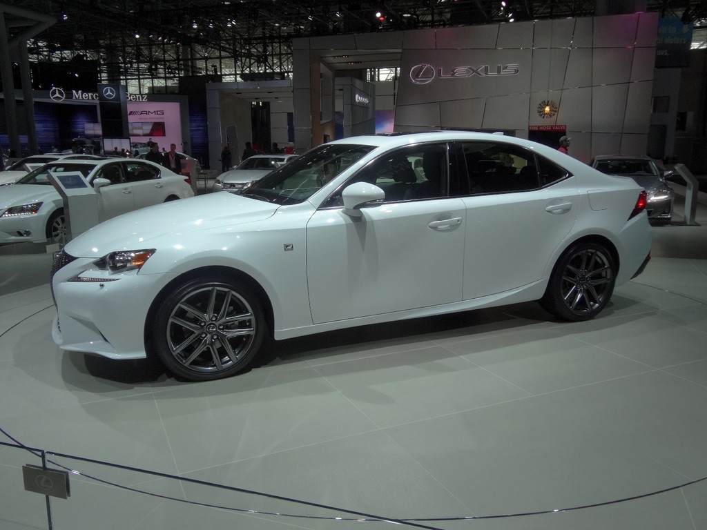 New York 2013: Lexus IS 250 F-Sport