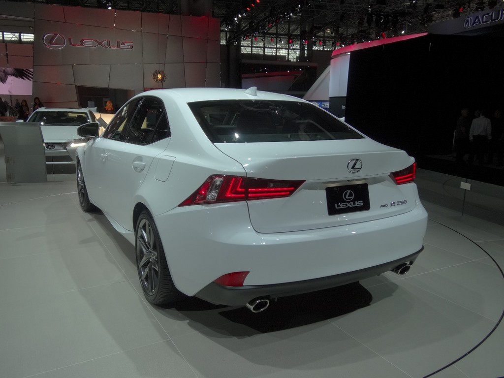 New York 2013: Lexus IS 250 F-Sport