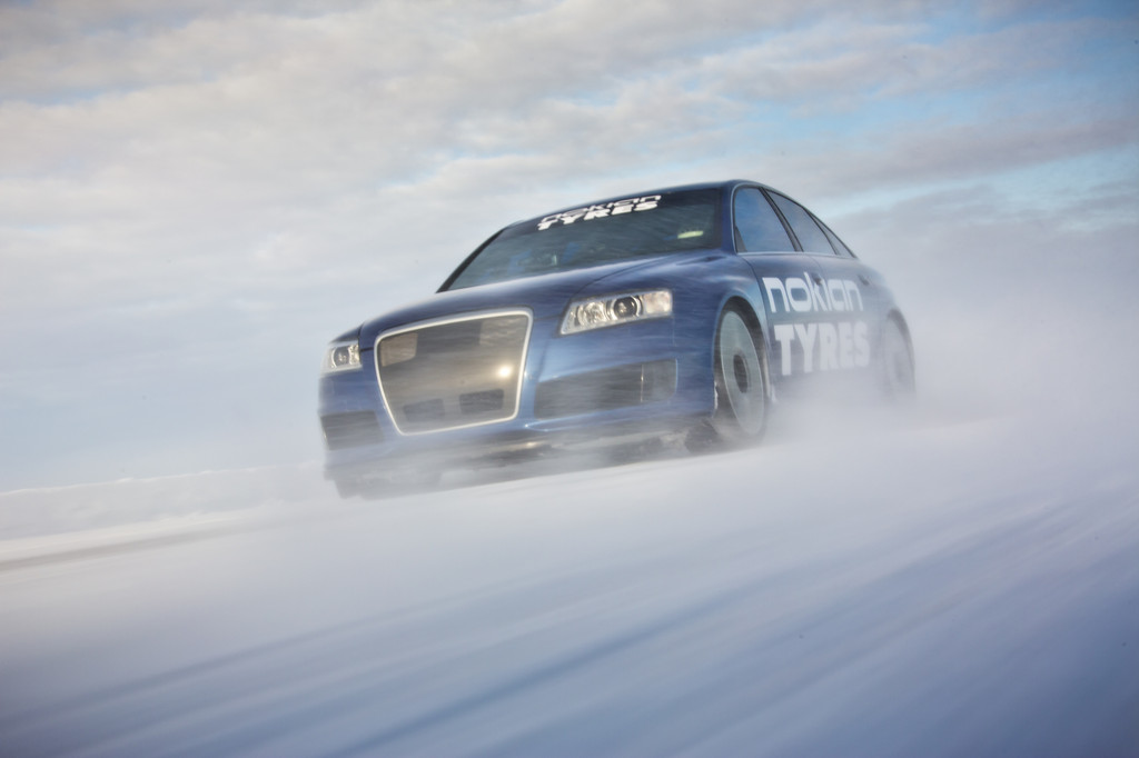 Nokian ist mit knapp 340 km/h 