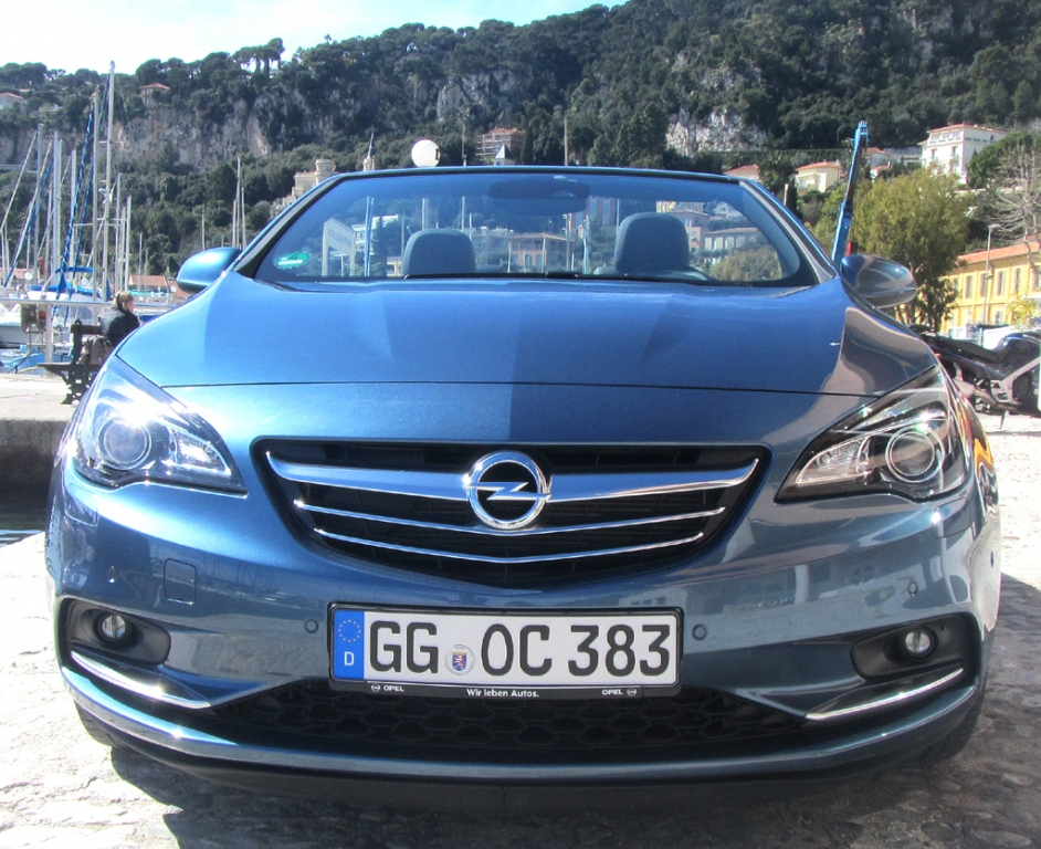 Opel Cascada: Blick auf die Frontpartie.