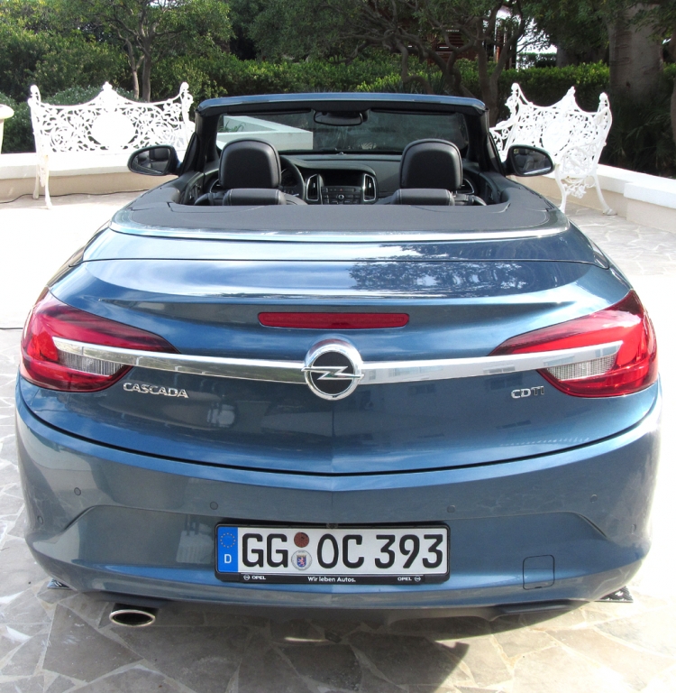 Opel Cascada: Blick auf die Heckpartie.