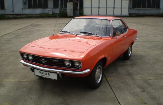 Opel Classic stiftet für Spendenaktion der Lebenshilfe Gießen restaurierten Manta A