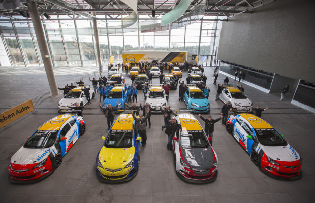 Opel übergibt 20 Astra OPC Cup