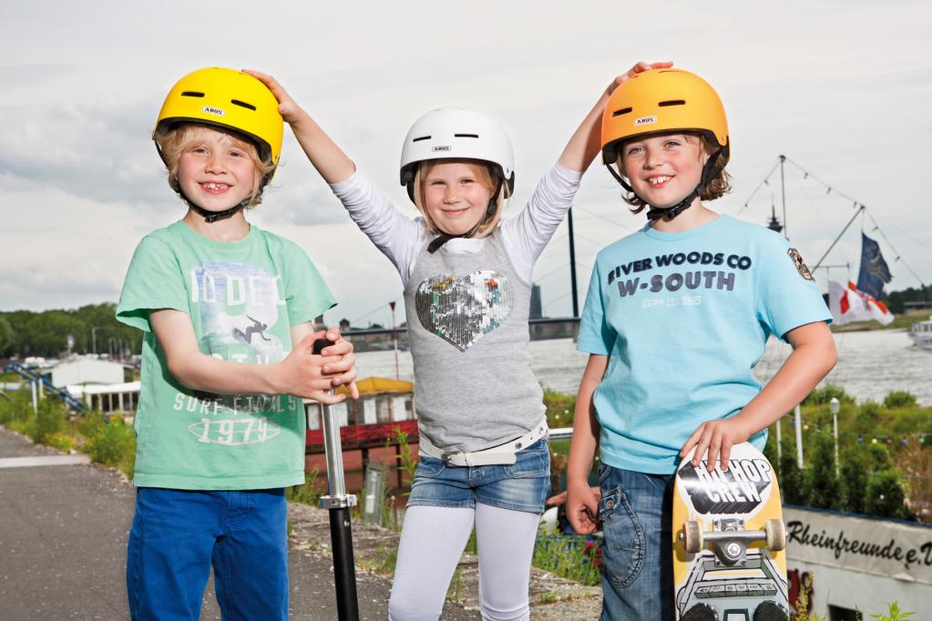 Radfahrer: Helm auf