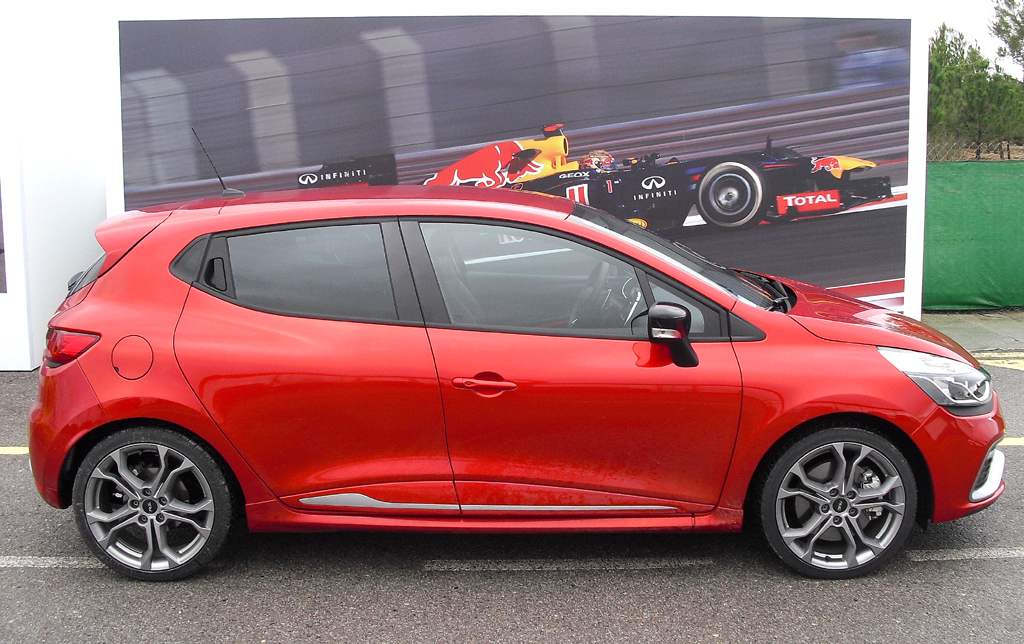 Renault Clio RS: So sieht der kleine Kompaktsportler von der Seite aus. 
