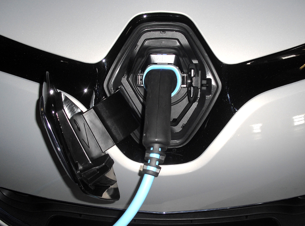 Renault Zoe: Das Ladekabel gehört zum Serienumfang. 
