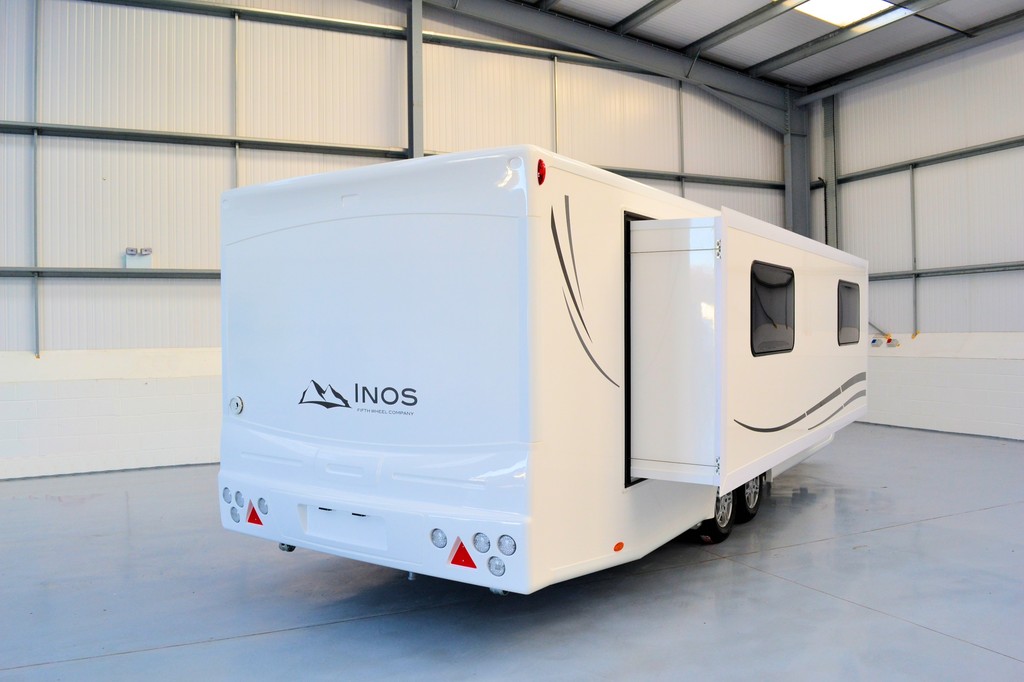 Roka bietet britische Inos-Caravans mit elektrischem Erker