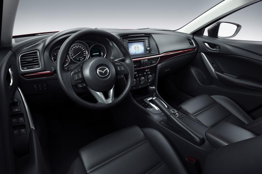 Saubere Verarbeitung, klare Instrumentierungen und der Verzicht auf Schnickschnack gehören seit jeher zu den Mazda-Stärken. Das 