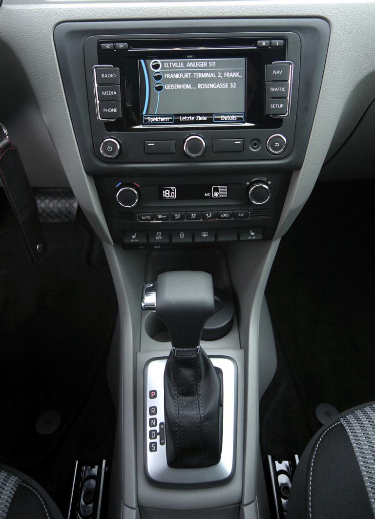 Seat Toledo: Blick auf den mittleren Armaturenträger. 