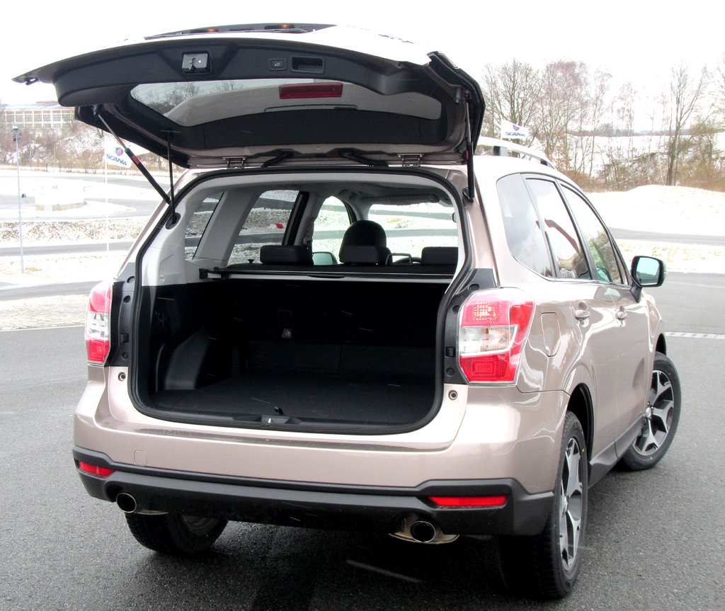 Subaru Forester: Das Gepäckabteil fasst jetzt 505 bis 1577 Liter. 