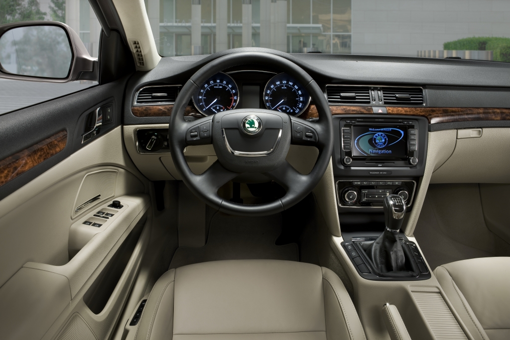 Test: Skoda Superb Combi 2.0 TDI 4x4 - Der Ballsaal für den Winter