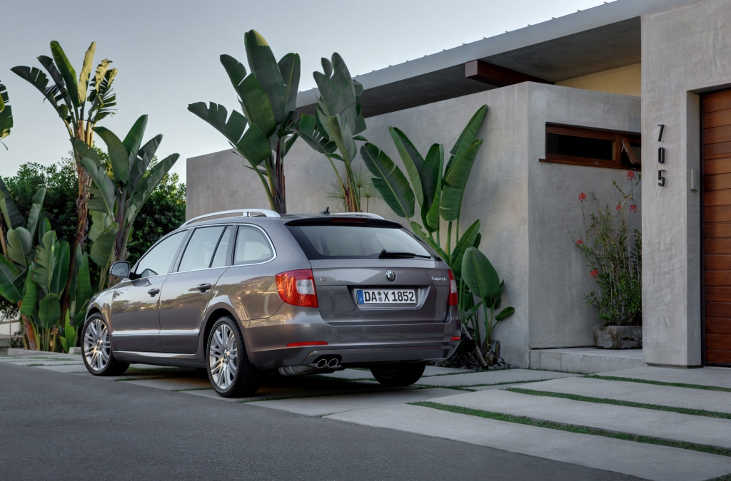 Test: Skoda Superb Combi 2.0 TDI 4x4 - Der Ballsaal für den Winter