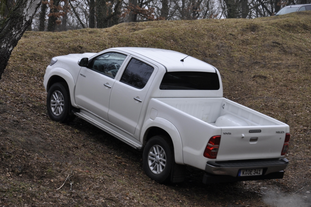 Test Toyota Hilux 3.0 Double-Cab 4x4 Executive: Domestiziertes Arbeitstier