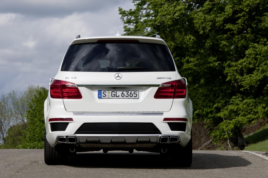 Was sind schon 2,5 Tonnen, wenn 760 Nm an ihnen zerren? 
