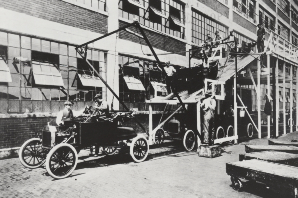 100 Jahre Fließbandproduktion - Autos am laufenden Band