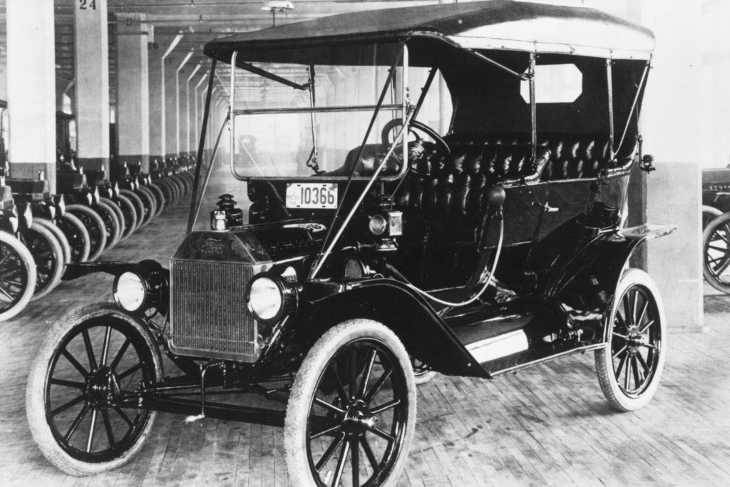 100 Jahre Fließbandproduktion - Autos am laufenden Band