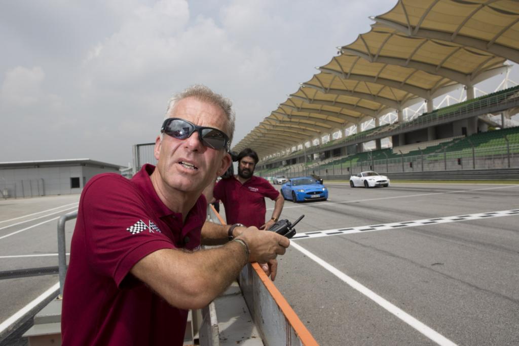 Adrenalin trifft Aroma: Formel1-Veteran Christian Danner als Coach auf der Formel-1-Strecke in Malaysia