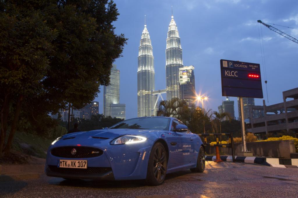 Adrenalin trifft Aroma: Mit dem Jaguar XKR-S Coupe in Malaysia