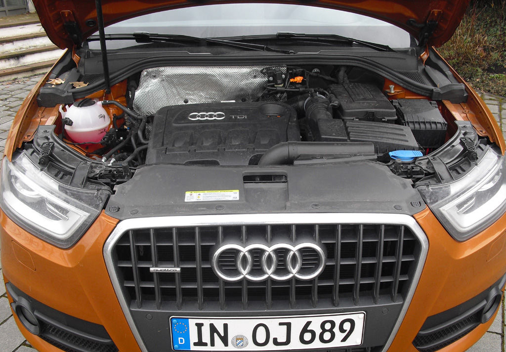 Audi Q3: Blick unter die Haube auf den 2,0-Liter-Vierzylinder-Selbstzünder.