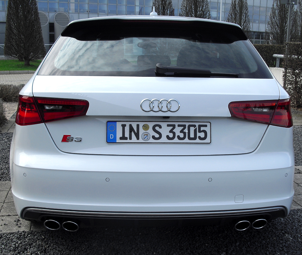 Audi S3: Blick auf die Heckpartie. 
