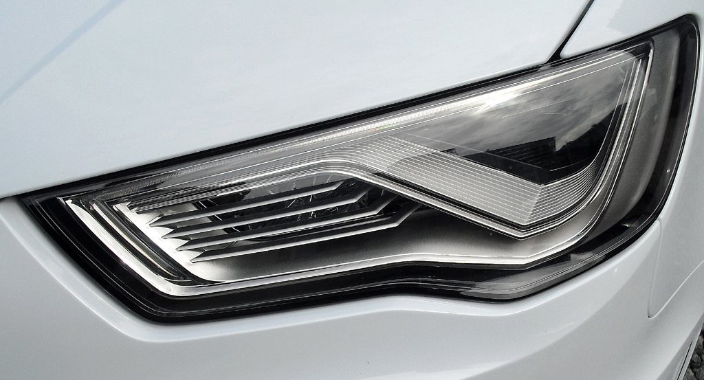 Audi S3: Moderne Leuchteinheit vorn. 