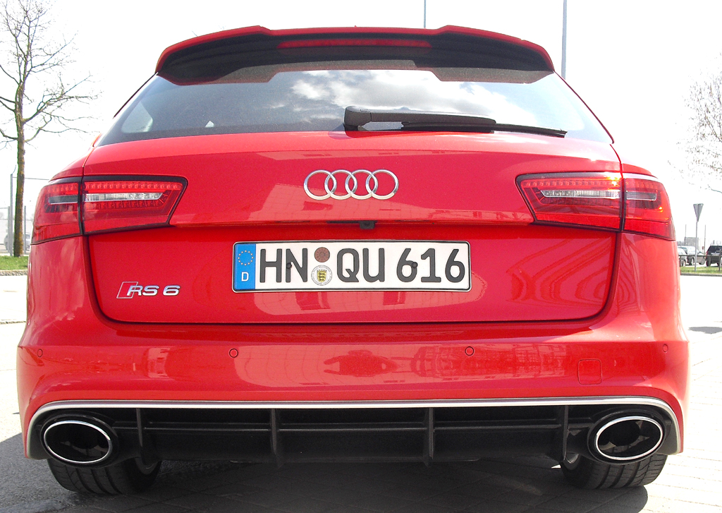 Audis RS6 Avant: Blick auf die Heckpartie. 