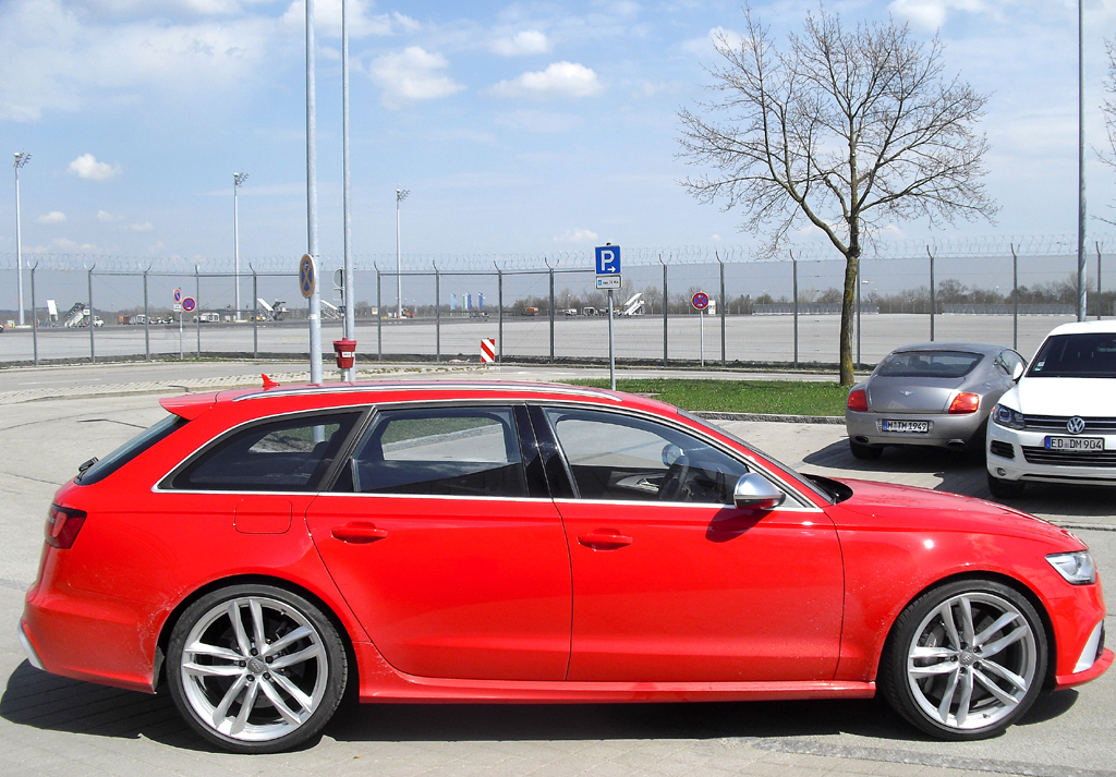 Audis RS6 Avant: So sieht der sportliche Über-Kombi von der Seite aus. 