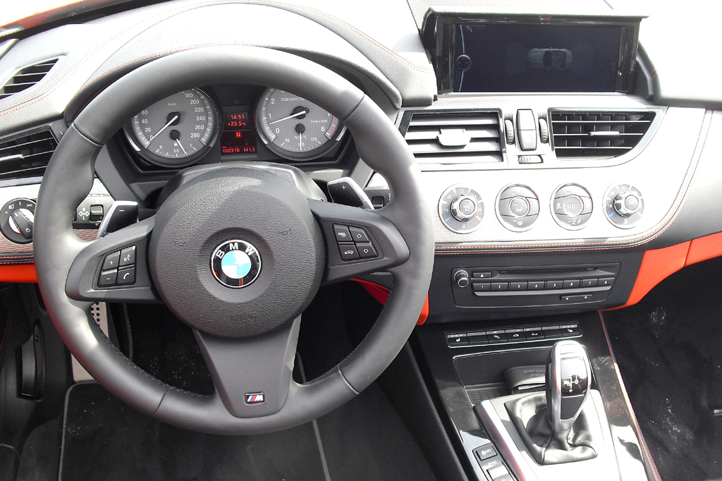 BMW Z4: Blick ins sportlich-funktionelle Cockpit. 