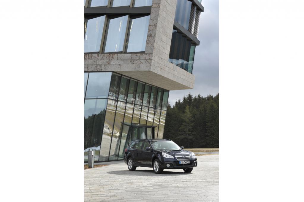 Der neue Subaru Outback: Ab 37.000 Euro kostet das Crossover-Modell nach einem dezenten Facelift sowie mit verbesserter Ausstatt