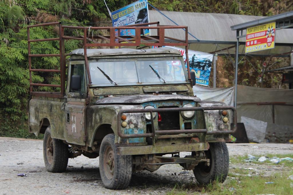 Drei von vier jemals gebauten Land Rover sind noch auf der Straße
