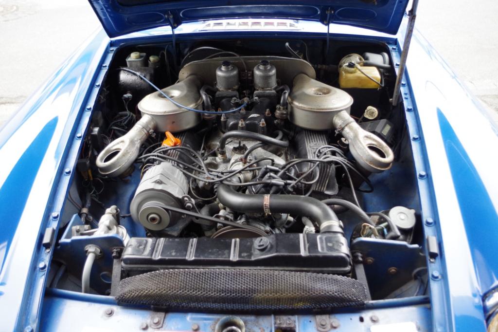 Einen Briten bitte: der Blick auf den V8 unter der Haube des MG B GT