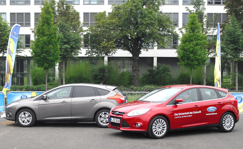 Elektronik, hier bei Ford, hilft beim sicheren Einparken. Falschparken aber kostet.