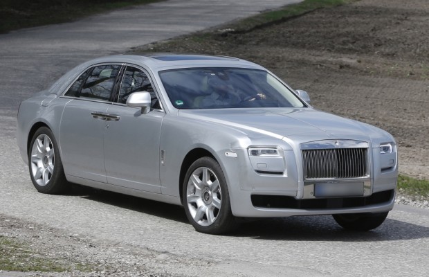 Erwischt: Erlkönig Rolls Royce Ghost - Augenlider straffen