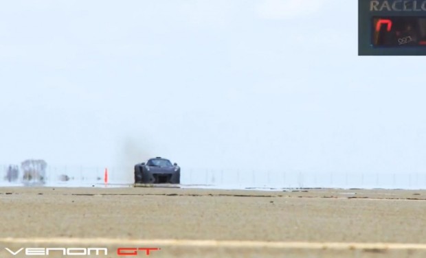 Hennessey Venom GT bricht 