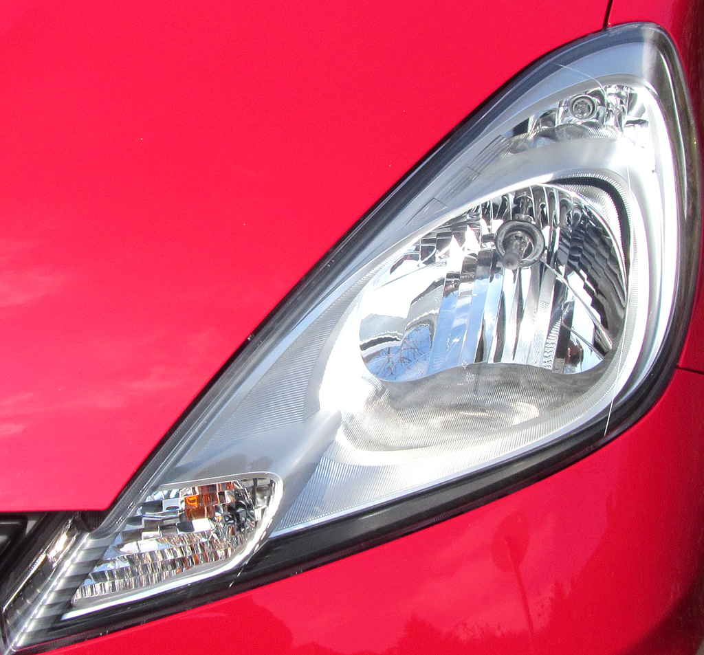 Honda Jazz: Moderne Leuchteinheit vorn. 