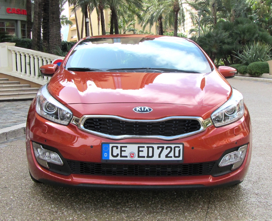 Kia Pro Cee'd: Blick auf die Frontpartie. 
