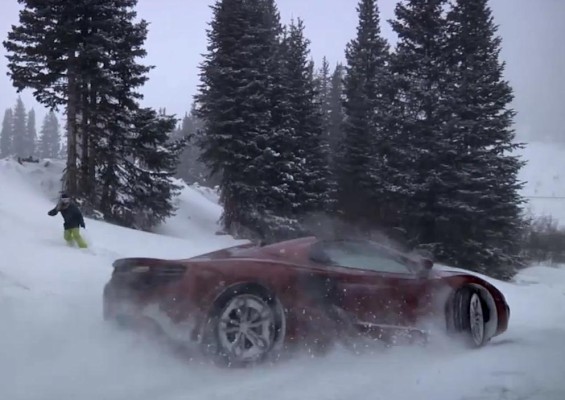 McLaren vs Snowboard - Bild: Youtube