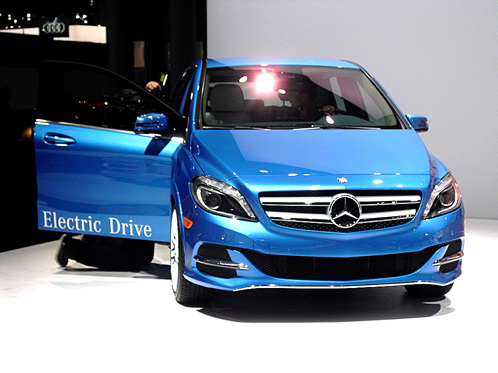 Mercedes B-Klasse Electric Drive: Blick auf die Frontpartie. 