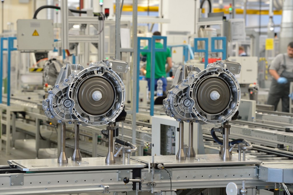 Mercedes-Benz baut Produktionsnetzwerk aus
