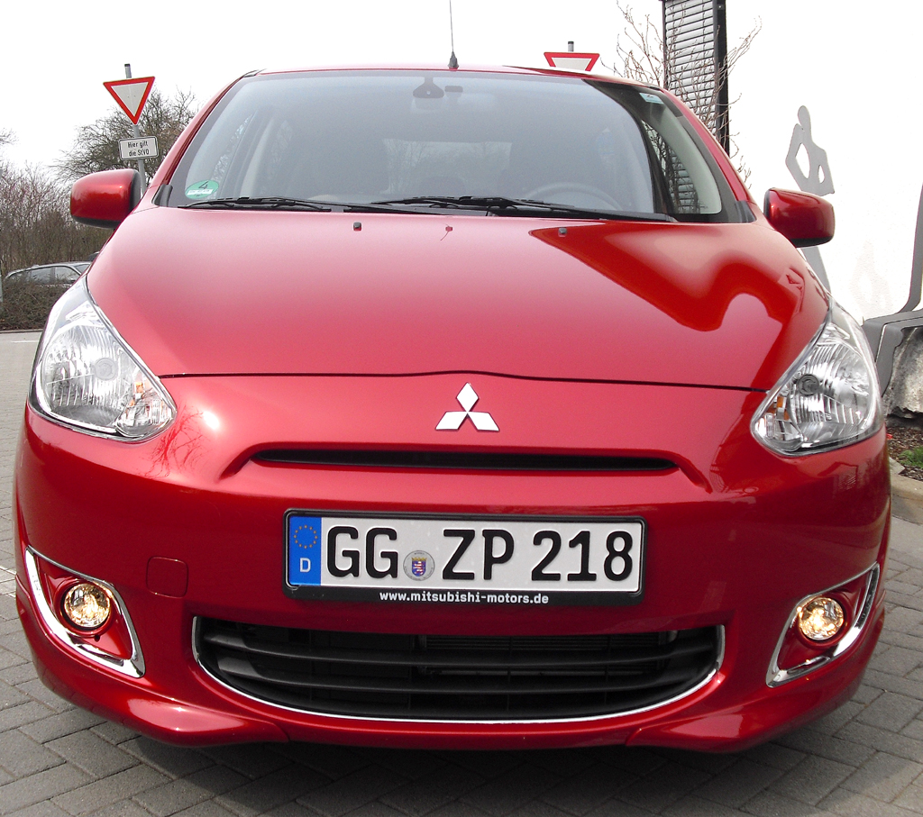 Mitsubishi Space Star: Blick auf die Frontpartie. 