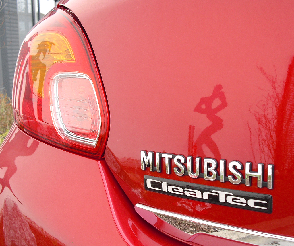 Mitsubishi Space Star: Moderne Leuchteinheit hinten mit Marken- und Cleartec-Schriftzug. 