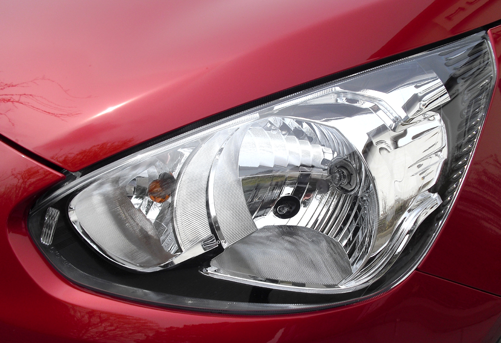 Mitsubishi Space Star: Moderne Leuchteinheit vorn. 