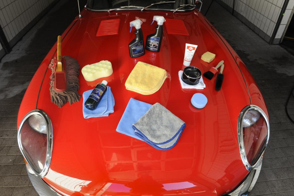 Oldtimer benötigen im Vergleich zu modernen Fahrzeugen sorgfältigere Pflege